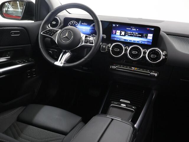 Mercedes-Benz B-KLASSE 250 e Business Solution Luxury Night | Panoramadak | Trekhaak wegklapbaar| Stuurwielverwarming |