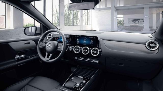 Mercedes-Benz B-KLASSE 220 Launch Edition Premium | 190Pk | Trekhaak 1600kg geremd | Augmented Reality | Sfeerverlichting | Achteruitrijcamera | Apple-/Android Carplay | Stoelverwarming | Elektrische achterklep |