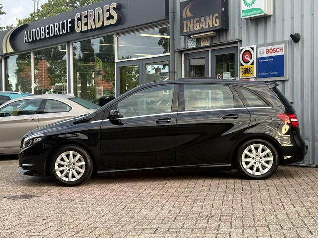 Mercedes-Benz B-KLASSE 180 Lease Edition Plus | AUTOMAAT | PANO | TREKHAAK | CAMERA | NAVI | CRUISE |