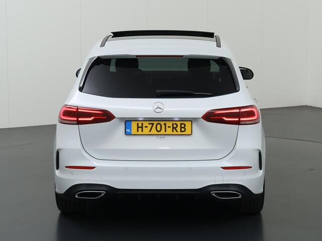 Mercedes-Benz B-KLASSE 220 Launch Edition Premium Plus | AMG | Panoramadak | Multispaaks lichtmetalen velgen | Memory |