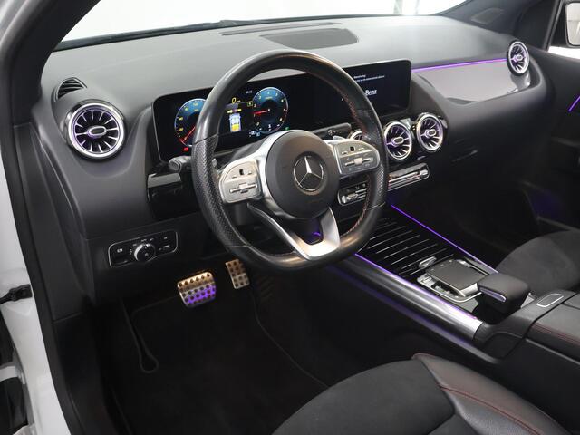 Mercedes-Benz B-KLASSE 220 Launch Edition Premium Plus | AMG | Panoramadak | Multispaaks lichtmetalen velgen | Memory |