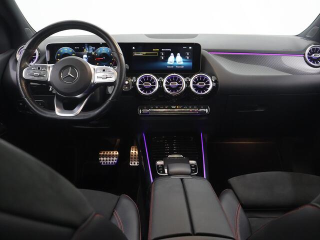 Mercedes-Benz B-KLASSE 220 Launch Edition Premium Plus | AMG | Panoramadak | Multispaaks lichtmetalen velgen | Memory |