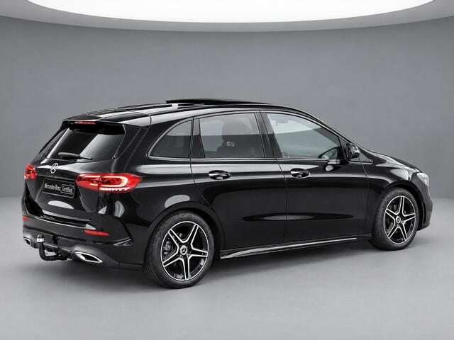 Mercedes-Benz B-KLASSE 180 Business Solution AMG | Panoramadak | Trekhaak Afneembaar | Night Pakket | Achteruitrijcamera | Memory Pakket | Sfeerverlichting | Stoelverwarming | Advanced Sound System | Dodehoekassistentie | Multibeam LED | Keyless-GO | Elektrisch Bedienbare Achterklep