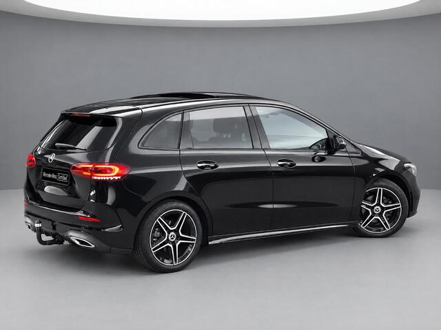 Mercedes-Benz B-KLASSE 180 Business Solution AMG | Panoramadak | Trekhaak Afneembaar | Night Pakket | Achteruitrijcamera | Memory Pakket | Sfeerverlichting | Stoelverwarming | Advanced Sound System | Dodehoekassistentie | Multibeam LED | Keyless-GO | Elektrisch Bedienbare Achterklep
