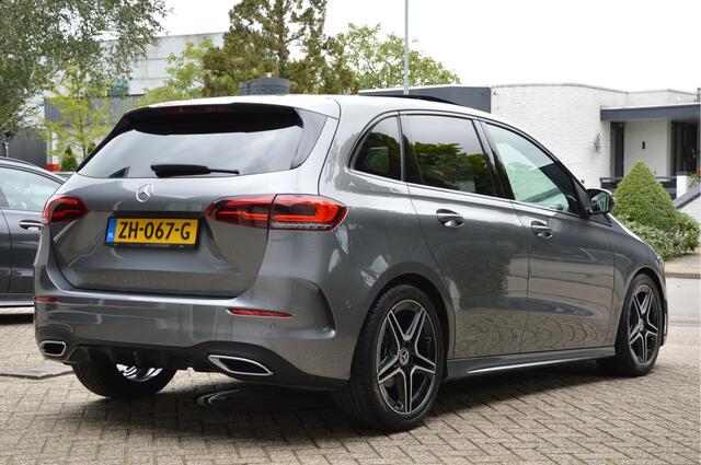 Mercedes-Benz B-KLASSE 180 Business Solution AMG LED | NIGHT PAKKET | PDC | PANORAMADAK | STOELVERW | ENZ