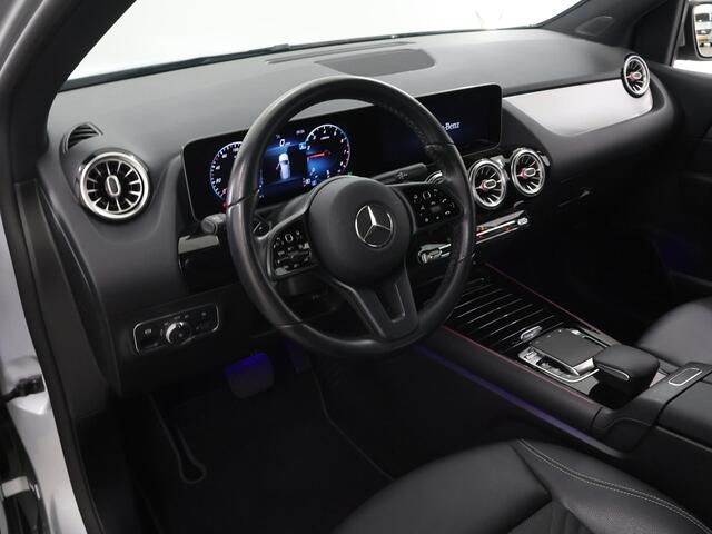 Mercedes-Benz B-KLASSE 220 Launch Edition Premium | 190Pk | Trekhaak 1600kg geremd | Augmented Reality | Sfeerverlichting | Achteruitrijcamera | Apple-/Android Carplay | Stoelverwarming | Elektrische achterklep |