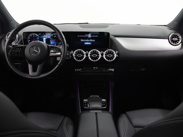 Mercedes-Benz B-KLASSE 220 Launch Edition Premium | 190Pk | Trekhaak 1600kg geremd | Augmented Reality | Sfeerverlichting | Achteruitrijcamera | Apple-/Android Carplay | Stoelverwarming | Elektrische achterklep |