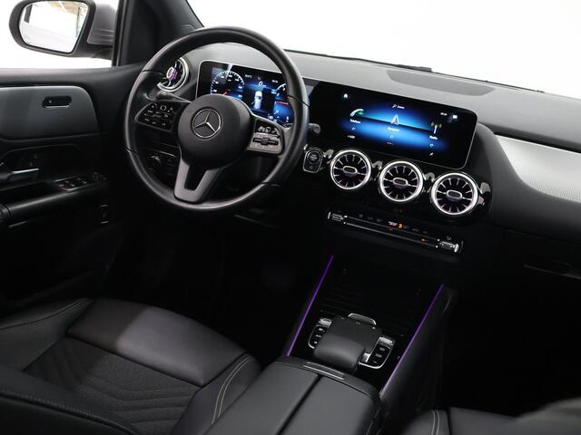 Mercedes-Benz B-KLASSE 220 Launch Edition Premium | 190Pk | Trekhaak 1600kg geremd | Augmented Reality | Sfeerverlichting | Achteruitrijcamera | Apple-/Android Carplay | Stoelverwarming | Elektrische achterklep |