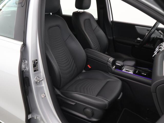 Mercedes-Benz B-KLASSE 220 Launch Edition Premium | 190Pk | Trekhaak 1600kg geremd | Augmented Reality | Sfeerverlichting | Achteruitrijcamera | Apple-/Android Carplay | Stoelverwarming | Elektrische achterklep |