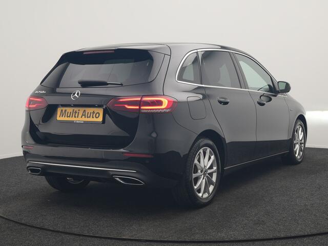 Mercedes-Benz B-KLASSE 250 e Advantage PHEV 218pk Dealer O.H. | Trekhaak Af Fabriek | Adaptive Cruise | Head Up | Burmester Audio | Camera | Lederen Sportstoelen Memory & Verwarmd | BLIS | Apple Carplay | Widescreen Navi | DAB | Plug In Hybrid |