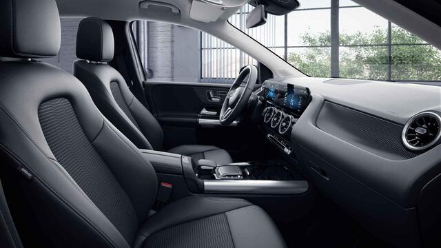Mercedes-Benz B-KLASSE 200 Business Solution | Trekhaak | Memory | Stoelverwarming | Apple Carplay | Achteruitrijcamera |