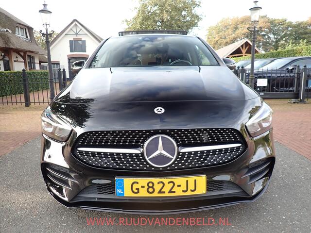 Mercedes-Benz B-KLASSE 180 AMG-LINE / CAMERA / CARPLAY / TREKHAAK / SCHUIF-KANTEL