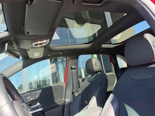 Mercedes-Benz B-KLASSE 180 Bus. Sol. AMG | Pano | Camera | CarPlay |