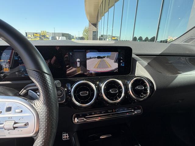 Mercedes-Benz B-KLASSE 180 Bus. Sol. AMG | Pano | Camera | CarPlay |