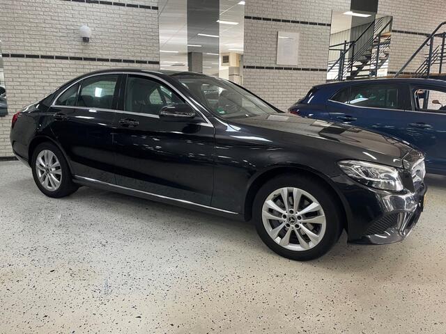 Mercedes-Benz C-KLASSE 180 CDI Automaat Sport Navigatie ECC Airco PDC Camera LED