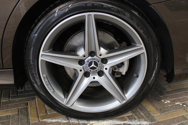 Mercedes-Benz C-KLASSE Estate 180 AMG Sport Edition | Incl. 12 maanden garantie | Automaat | Afneembare trekhaak | Navigatie | Cruise control | Climate control | Vol leder | Stoelverwarming | Zwarte hemel | 18'' LM | Parkeersensoren |