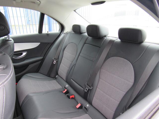 Mercedes-Benz C-KLASSE 180 Business Solution