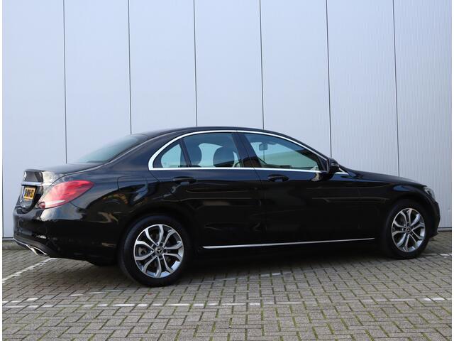 Mercedes-Benz C-KLASSE 180 Premium Plus | LED | Parkeercamera |