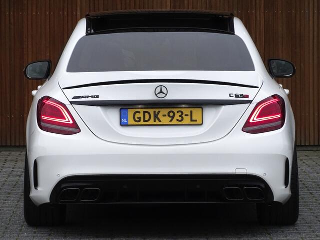 Mercedes-Benz C-KLASSE C400 334PK / AMG Edition / Burmester / LED
