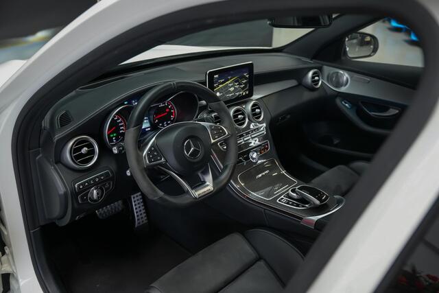 Mercedes-Benz C-KLASSE C63S AMG 510pk |keramische remmen|panoramdak|Burmester|bucket seats|IWC klok|360 camera|HUD|BLIS|parkeersensoren voor en achter|19"|