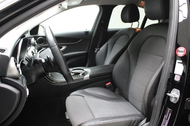 Mercedes-Benz C-KLASSE 180 Facelift | Automaat | Trekhaak / Elektr. Stoelen / Camera / Keyless