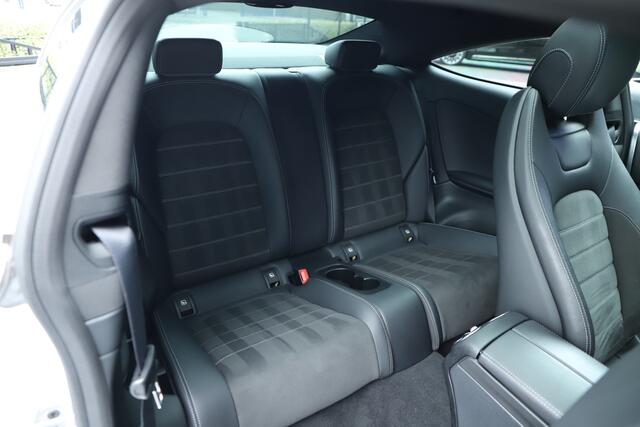Mercedes-Benz C-KLASSE Coupé 180 AMG Aut7 Panoramadak Stoelverw. Pdc Led 2018.