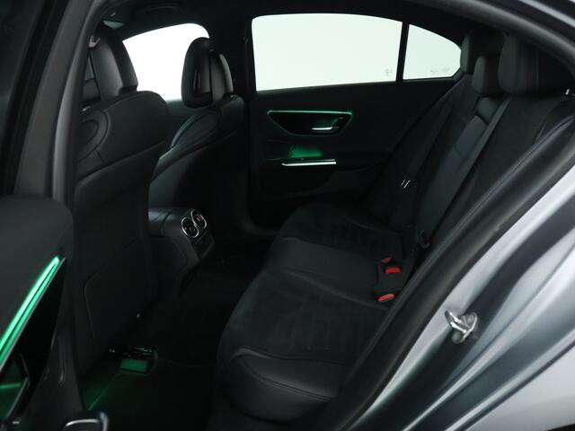Mercedes-Benz C-KLASSE 300 e AMG Nightpakket | Rijassistentiepack | Memory | Keyless Go | 360 graden camera | Stoelverwarming | Inclusief 24 maanden MB Certified garantie voor Europa.