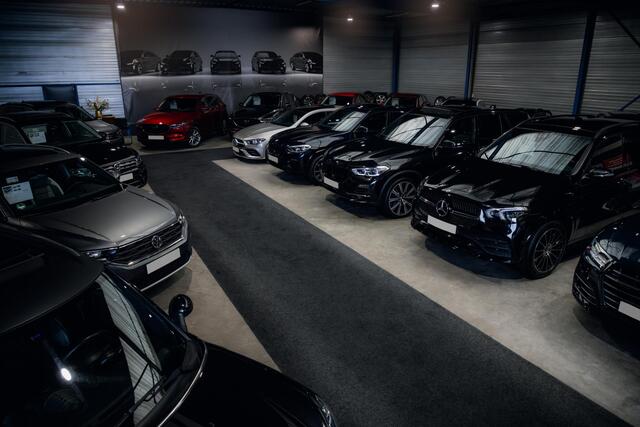 Mercedes-Benz C-KLASSE Estate 200 d AMG Line Pano / Burm. / Head up