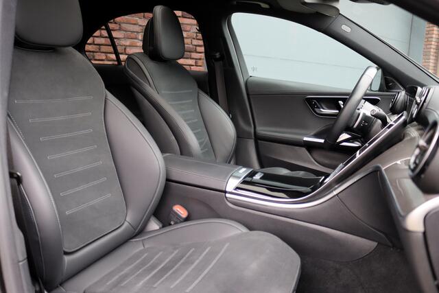 Mercedes-Benz C-KLASSE 300 4MATIC AMG Line Aut9 | Panoramadak | Distronic+ | Digital Light | Burmester | Trekhaak | Memory | Augmented Reality | Leder | Rijassistentiepakket | Keyless Go |