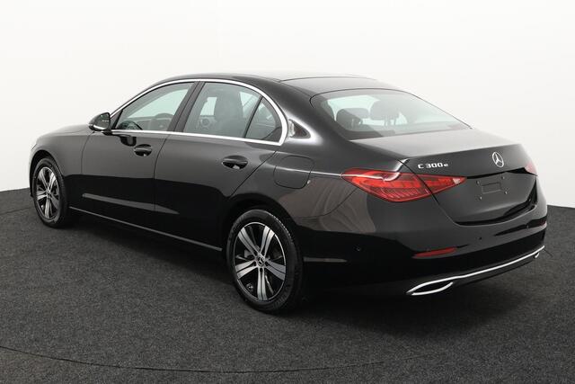 Mercedes-Benz C-KLASSE 300 e Business Line | Trekhaak | Apple CarPlay | Android Auto | Sfeerverlichting | Stoelverwarming | Achteruitrijcamera | Parkeersensoren | Elektrisch Inklapbare Buitenspiegels