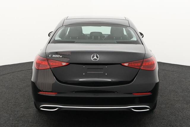 Mercedes-Benz C-KLASSE 300 e Business Line | Trekhaak | Apple CarPlay | Android Auto | Sfeerverlichting | Stoelverwarming | Achteruitrijcamera | Parkeersensoren | Elektrisch Inklapbare Buitenspiegels