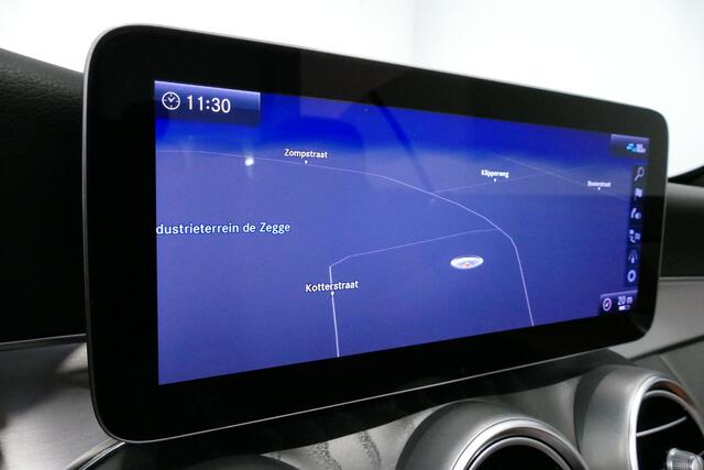 Mercedes-Benz C-KLASSE Cabrio 180 AMG Line / Airscarf - nekverwarming / Stoelverwarming / Apple Carplay - Andriod Auto / 360 graden camera / Dodehoek sensor / Digitaal instrumentenpaneel / Agility Select / LED High Performance / Lederen bekleding / Navigatie / Cruise Control / 