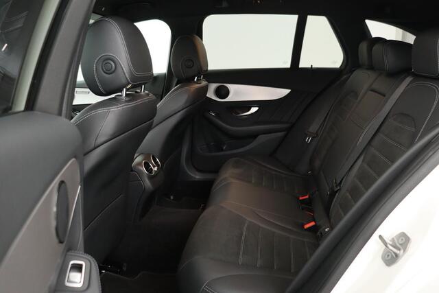 Mercedes-Benz C-KLASSE 300e AMG Night | Head-Up | Adaptive cruise | Stoelverwarming | 360 camera | Carplay | Keyless | Matrix LED | Trekhaak | Park Assist | Navigatie