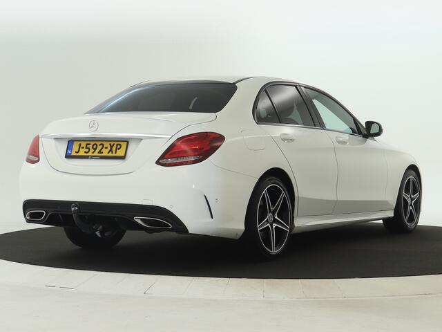 Mercedes-Benz C-KLASSE 200 AMG Nightpakket | Trekhaak | Stoelverwarming | Parkeerpakket met Camera | Sfeerverlichting | Inclusief 12 Maanden Garantie