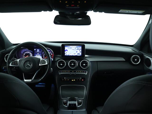 Mercedes-Benz C-KLASSE 200 AMG Nightpakket | Trekhaak | Stoelverwarming | Parkeerpakket met Camera | Sfeerverlichting | Inclusief 12 Maanden Garantie