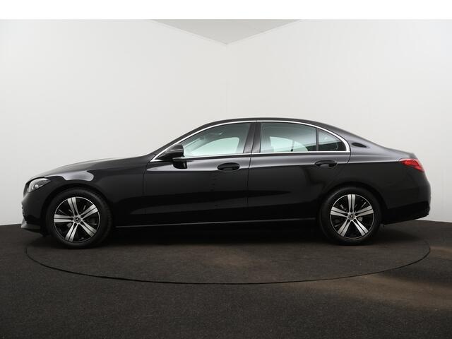 Mercedes-Benz C-KLASSE 180 Luxury Line | Lichtmetalen velgen | Navigatie MBUX groot scherm | Parking support met camera achter | Trekhaak | Aalrm | Inclusief 24 maanden MB Certified garantie voor Europa.