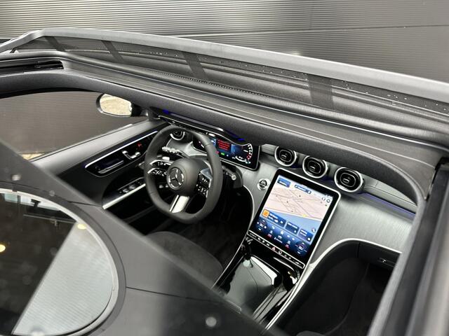 Mercedes-Benz C-KLASSE Estate 300e AMG | Premium | Nightpakket | Panoramadak | Memorystoelen Verwarmd | 360° Camera | Burmester® 3D | Trekhaak | Sfeerverlichting | Apple & Android Carplay