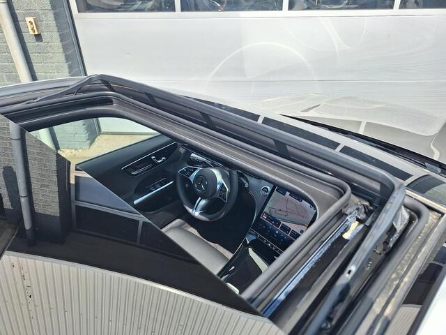 Mercedes-Benz C-KLASSE Estate 180 Luxury Line Mercedes-Benz C Estate 180 Luxury Line | Winter Pakket | Panoramadak | Privacy Glas Achter | Dodehoekassistent | Apple CarPlay | Android Auto | Elektrisch Verstelbare Voorstoelen + Memory | Sfeerverlichting | Stoelverwarming | Stuur