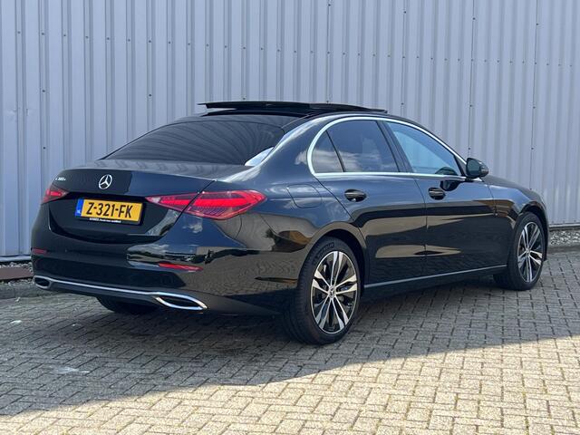 Mercedes-Benz C-KLASSE 300 e | Panoramadak | Distronic | Luxury | Stoelverwarming | Achteruitrijcamera | Sfeerverlichting | Apple & Android Carplay