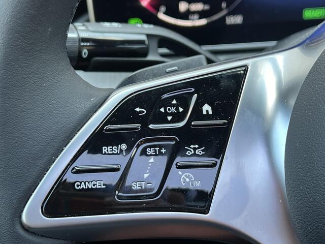 Mercedes-Benz C-KLASSE 300 e | Panoramadak | Distronic | Luxury | Stoelverwarming | Achteruitrijcamera | Sfeerverlichting | Apple & Android Carplay