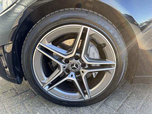 Mercedes-Benz C-KLASSE 180 AMG Business Solution Plus Upgrade Edition | Camera | Sfeerverlichting | Navigatie | 18 Inch Lichtmetalen Velgen |