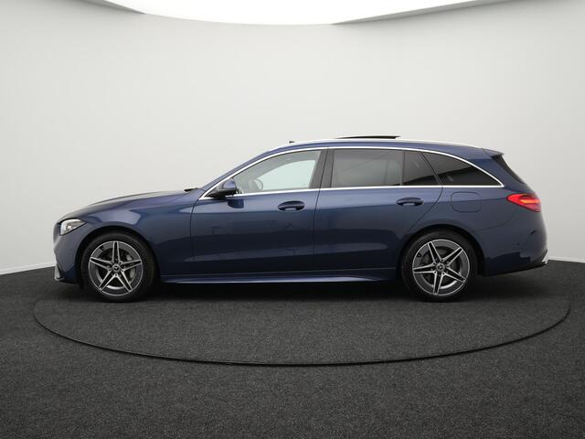 Mercedes-Benz C-KLASSE Estate 300 e AMG Line Plug in Hybrid Dealer O.H. PHEV | Panodak | Lederen Sportstoelen Verwarmd | Adaptive Cruise | Apple Carplay | Sfeerverlichting | MBUX | Navigatie | Camera | DAB | Virtual |