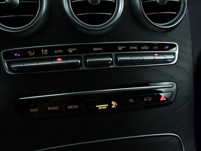 Mercedes-Benz C-KLASSE 180 Business Solution AMG | AMG Line | Night Pakket | Panorama Schuif-Kanteldak | Lederen Bekleding | Dodehoek Assist | Digitaal Dashboard. Inclusief 24 maanden MB Certified garantie voor Europa.
