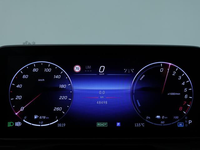 Mercedes-Benz C-KLASSE Estate 300 e AMG Plug-In Hybride | Panoramadak | Dodehoekdetector | Trekhaak | Inclusief 24 maanden MB Certified garantie voor Europa.