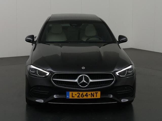 Mercedes-Benz C-KLASSE 180 Luxury Line | Panoramadak | Achteruitrijcamera | Sfeerverlichting | Stoelverwarming |
