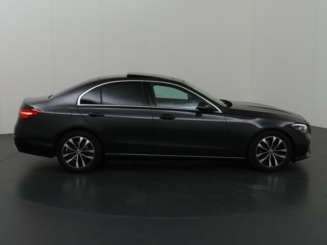 Mercedes-Benz C-KLASSE 180 Luxury Line | Panoramadak | Achteruitrijcamera | Sfeerverlichting | Stoelverwarming |