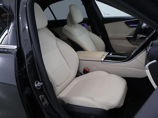 Mercedes-Benz C-KLASSE 180 Luxury Line | Panoramadak | Achteruitrijcamera | Sfeerverlichting | Stoelverwarming |