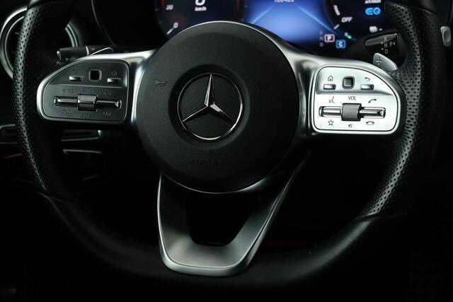 Mercedes-Benz C-KLASSE 300e AMG Night | Carplay | 360 camera | Trekhaak | Stoelverwarming | Keyless | Leder/Alcantara | Full LED | Navigatie