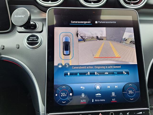 Mercedes-Benz C-KLASSE Estate 300 e AMG Line Plug in Hybrid PHEV | Panodak | Trekhaak af Fabriek | Adaptive Cruise | Elektrische Stoelen met Memory | Carplay | Sfeerverlichting | MBUX | Navigatie | 360 Camera | DAB | Virtual |