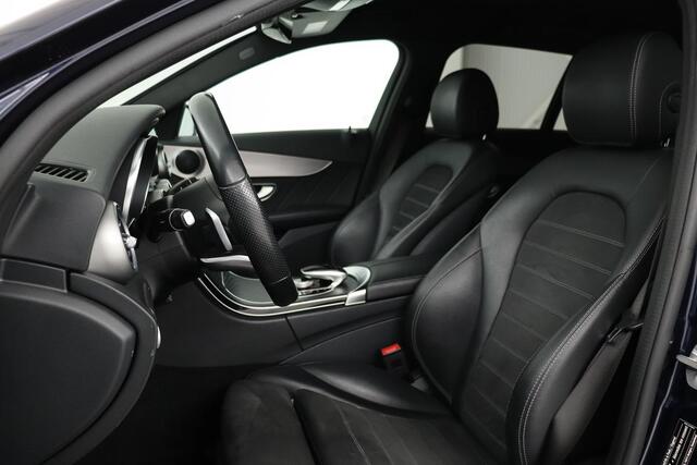 Mercedes-Benz C-KLASSE 200 AMG | Stoelverwarming | Carplay | Trekhaak | Matrix LED | Sfeerverlichting | Leder/Alcantara | Side Assist | Camera